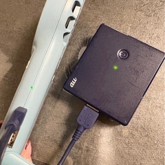 ①au +1 collection ポータブル充電器A R02P002Lの画像