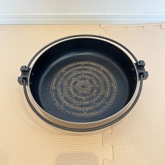 すき焼き鍋の画像