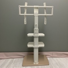 FITUEYES テレビスタンド 32〜70型対応  高さ角度調節可能 移動式 木目調 ホワイト 中段棚二枚付 棚板無階段調節　中古品　※商談中 の画像