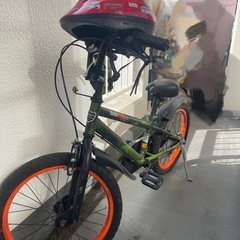 16インチ
自転車とヘルメットの画像