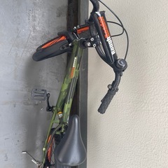 16インチ
自転車とヘルメットの画像
