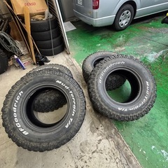BFグッドリッチ KM 305/70R 16の画像