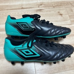 UMBRO サッカー シューズ トレーニング フットサル 27.5  黒 ターコイズブルーの画像
