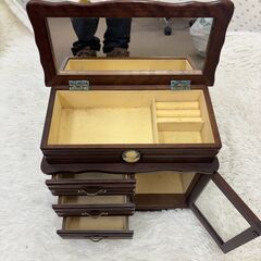 アンティーク風 木製ジュエリーボックス カメオ装飾 ミラー付 3段引き出し 扉フック収納 アクセサリーケース オルゴール不動 現状品の画像