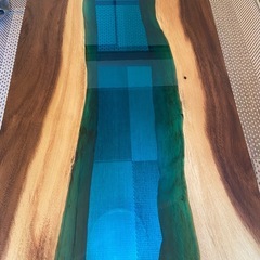 モンキーポッド無垢材天然木リバーテーブル板の画像