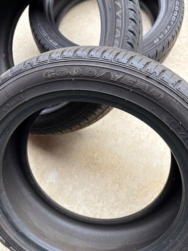 タイヤ　165/55r15 グッドイヤー　山あり
