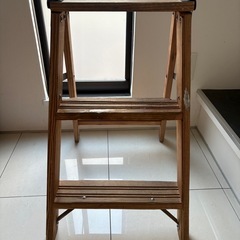 アンティーク脚立の画像