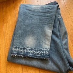 ダメージジーンズの画像