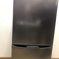  超美品 新品 未使用品 TCL CRB126AH ノンフロン冷凍冷蔵庫  中古 126L 右開き 2ドア グレー 2025年製 【糸島市内 送料無料】88274-1-050の画像