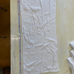大量の白色ウエスタオルの画像