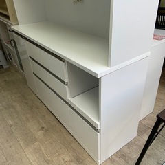 ダイニングボード　食器棚の画像