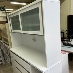 ダイニングボード　食器棚の画像