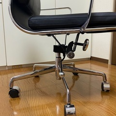 リプロダクト イームズ　オフィスチェア　の画像