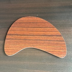 🉐パソコン置くやつと木目調マウスパッドの画像