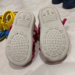 イチゴのサンダル13サイズの画像