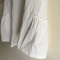 ギャザー付き白Tシャツ/coenの画像