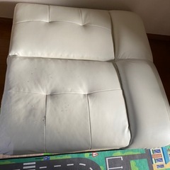 ソファ
ベッドの画像