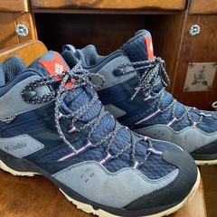 Columbia セイバー3ミッド トレッキングシューズ ネイビー27cmの画像