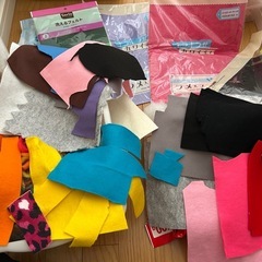 毛糸 フエルト 綿などの画像