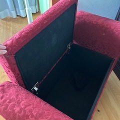 収納付きソファー　アンティーク調の画像