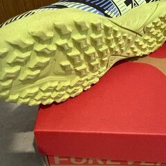【送料無料】Puma サッカー トレシュー フューチャー イエロー/ブラックの画像