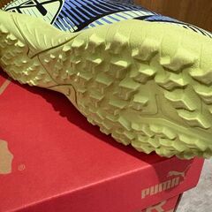 【送料無料】Puma サッカー トレシュー フューチャー イエロー/ブラックの画像