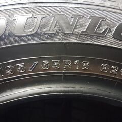 DUNLOP WINTER MAXX WM02 195/65R16 16インチ スタッドレス 23年製 バリ溝 ライズ ロッキー レックス アテンザセダン等　(KTF355)の画像