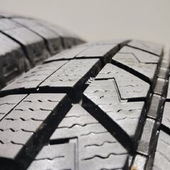 DUNLOP WINTER MAXX WM03 185/60R16 16インチ スタッドレス 4本 23年製 バリ溝 ノートe-POWER MAZDA2 アクア フィット等　(KTG376)の画像