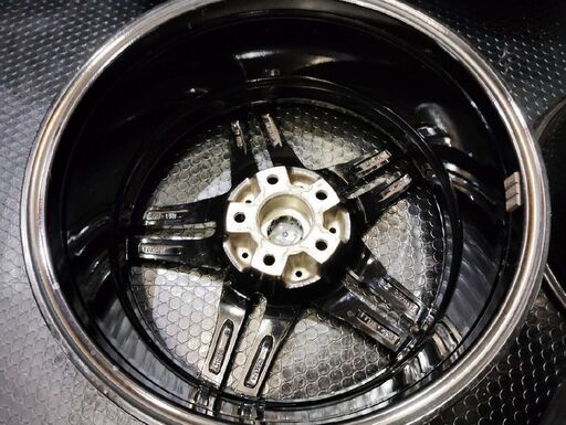 BORBET XRT ボルベット 社外ホイール 18インチ 4本 8J5HPCD112+21 ポルシェ/マカン等　(VHL412)