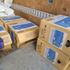 【無料】磁器タイル 100枚ほどありの画像
