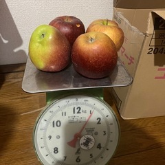 (秋映)訳ありりんご🍎1キロの画像