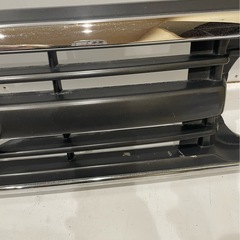 [極上]TOYOTA トヨタ 70系 ランドクルーザー フロント 純正グリル 中古相場¥15,000 クレジット決済可の画像
