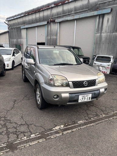 日産 エクストレイル 4WD AT