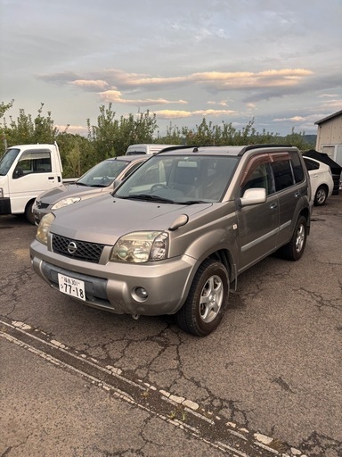 日産 エクストレイル 4WD AT