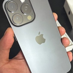 iPhone16Pro 256GB ブラックチタニウム　バッテリー100%の画像