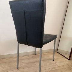【美品】モダンなダイニングチェアの画像