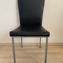 【美品】モダンなダイニングチェアの画像