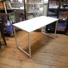  シンプルデスクの画像