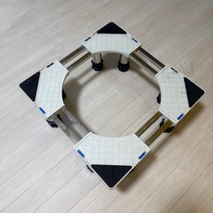 冷蔵庫などの台の画像