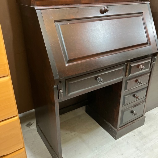 ライティングビューロー　2枚扉　フラップ　扉　木製　ブラウン【トレファク堺福田店】 ライティングビューロー 2枚扉 フラップ 扉 木製 ブラウン【トレファク