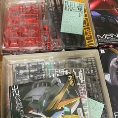 RG MSN-04 サザビー & RX-93 νガンダム　セットの画像