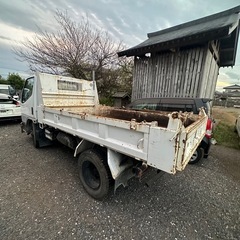 三菱キャンターダンプの画像