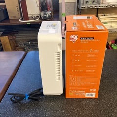 T2509-440 IRIS OHYAMA 人感センサー付き　セラミックファンヒーター JCH-12D2-W ホワイト 動作確認済み キズ汚れ有り の画像