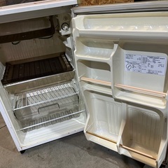 三菱電気冷蔵庫MR-786DW形の画像