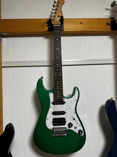 バッカス 
ミニギター