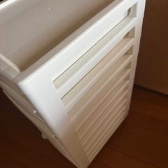 キャスター付き
収納棚の画像
