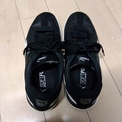 プーマ　黒色スニーカー　27㌢　数回使用の画像