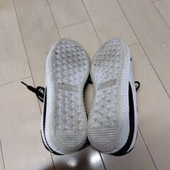プーマ　黒色スニーカー　27㌢　数回使用の画像