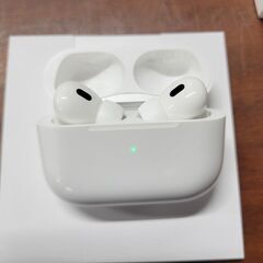 【店頭引き取り限定】Apple  AirPods Pro（第2世代） MagSafe充電ケース(USB-C)付き MTJV3J/Aの画像