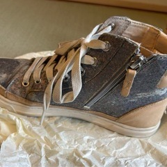 アグUGGスニーカーの画像